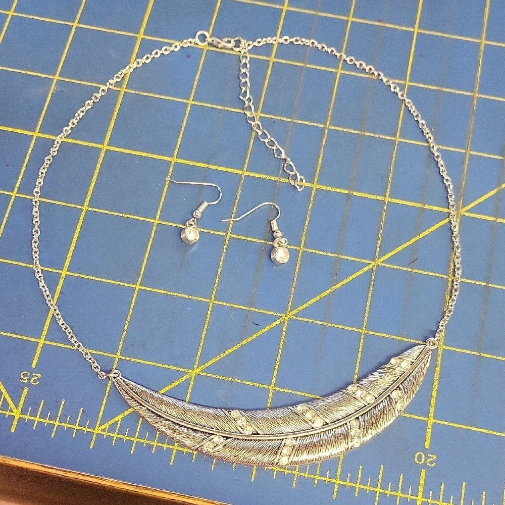 Feather Silver Tone Necklace 18" + 3" Extension & Earrings New